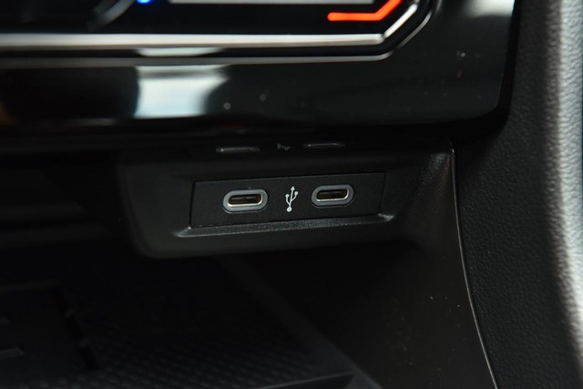 Volkswagen Jetta GLI Vehicle Image 16