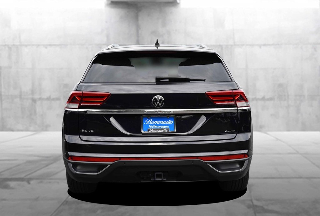 Volkswagen Atlas Cross Sport Vehicle Full-screen Gallery Image 6