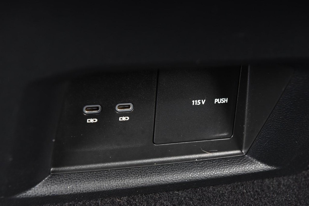Volkswagen Atlas Cross Sport Vehicle Full-screen Gallery Image 24