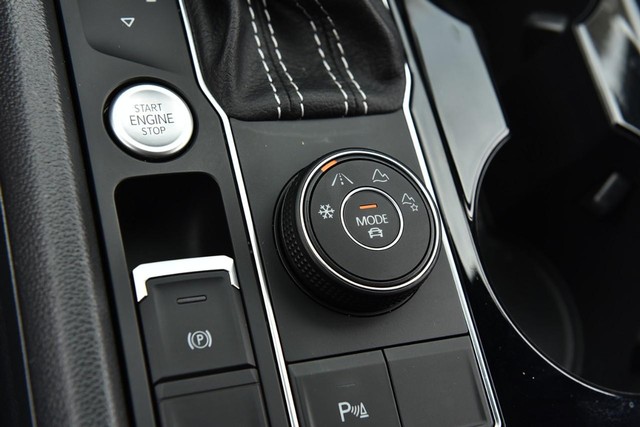Volkswagen Atlas Cross Sport Vehicle Image 17