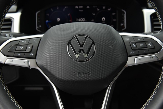 Volkswagen Atlas Cross Sport Vehicle Image 18