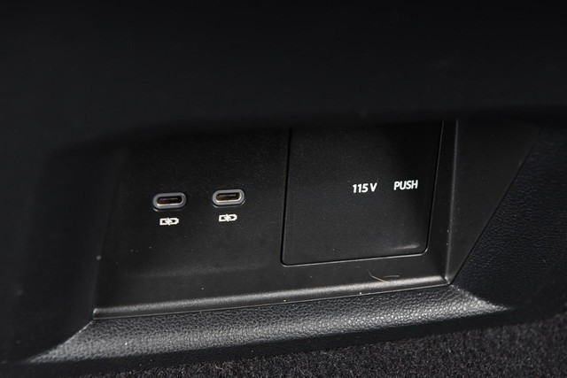 Volkswagen Atlas Cross Sport Vehicle Image 24