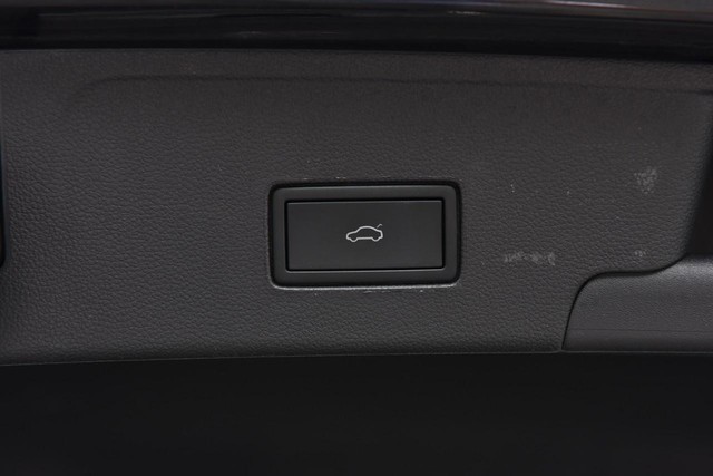 Volkswagen Atlas Cross Sport Vehicle Image 26