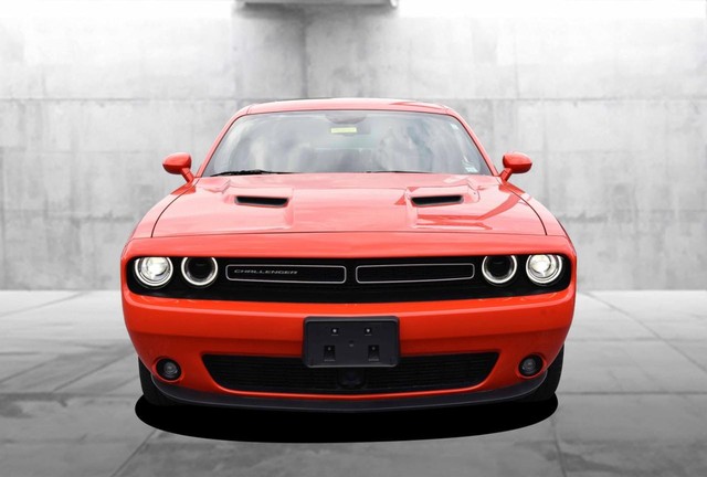 Dodge Challenger Vehicle Image 04