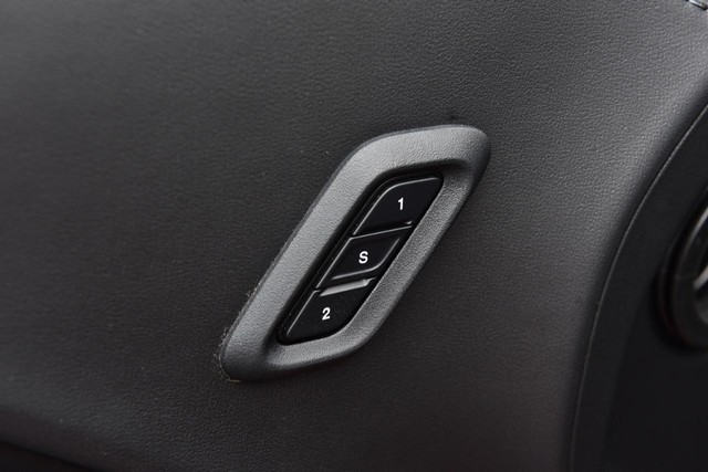 Dodge Challenger Vehicle Image 11