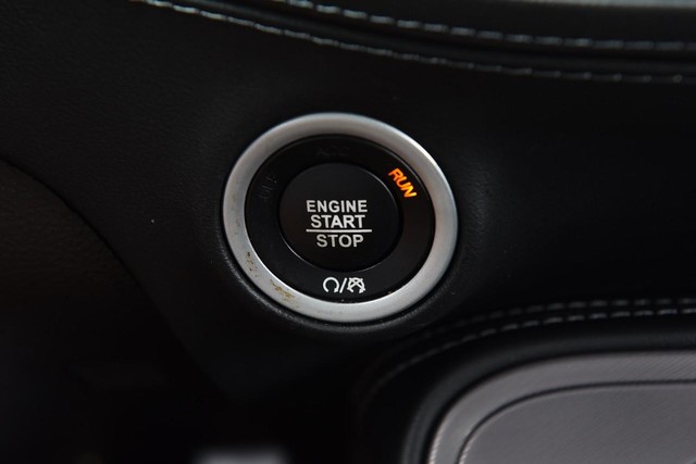 Dodge Challenger Vehicle Image 18