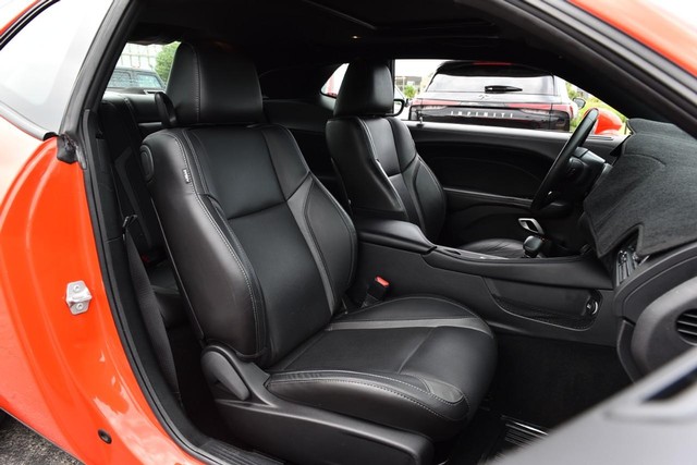 Dodge Challenger Vehicle Image 21