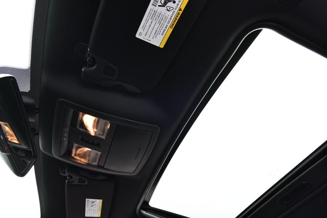 Dodge Challenger Vehicle Image 22