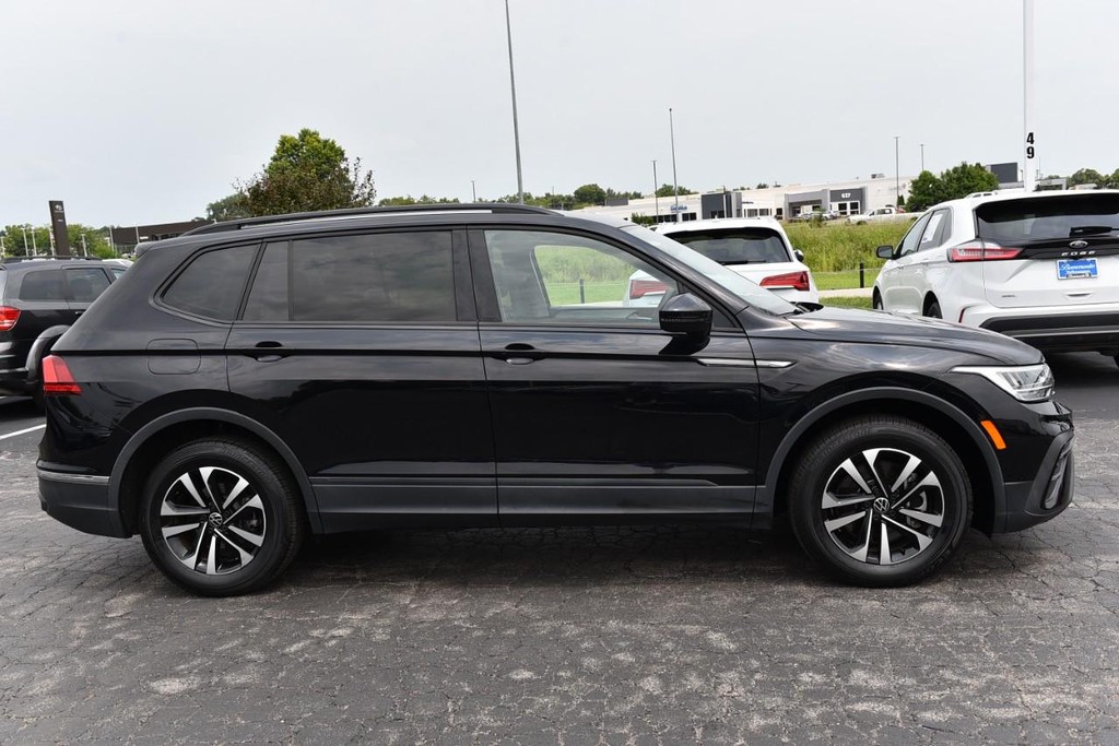 Volkswagen Tiguan Vehicle Full-screen Gallery Image 5
