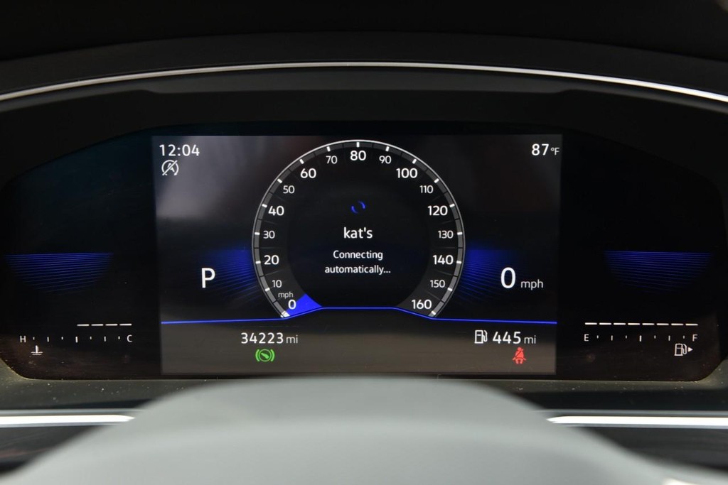 Volkswagen Tiguan Vehicle Full-screen Gallery Image 10