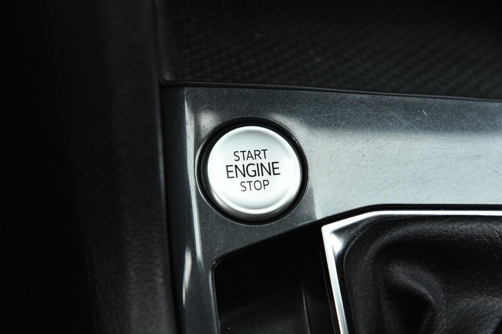 Volkswagen Tiguan Vehicle Full-screen Gallery Image 15