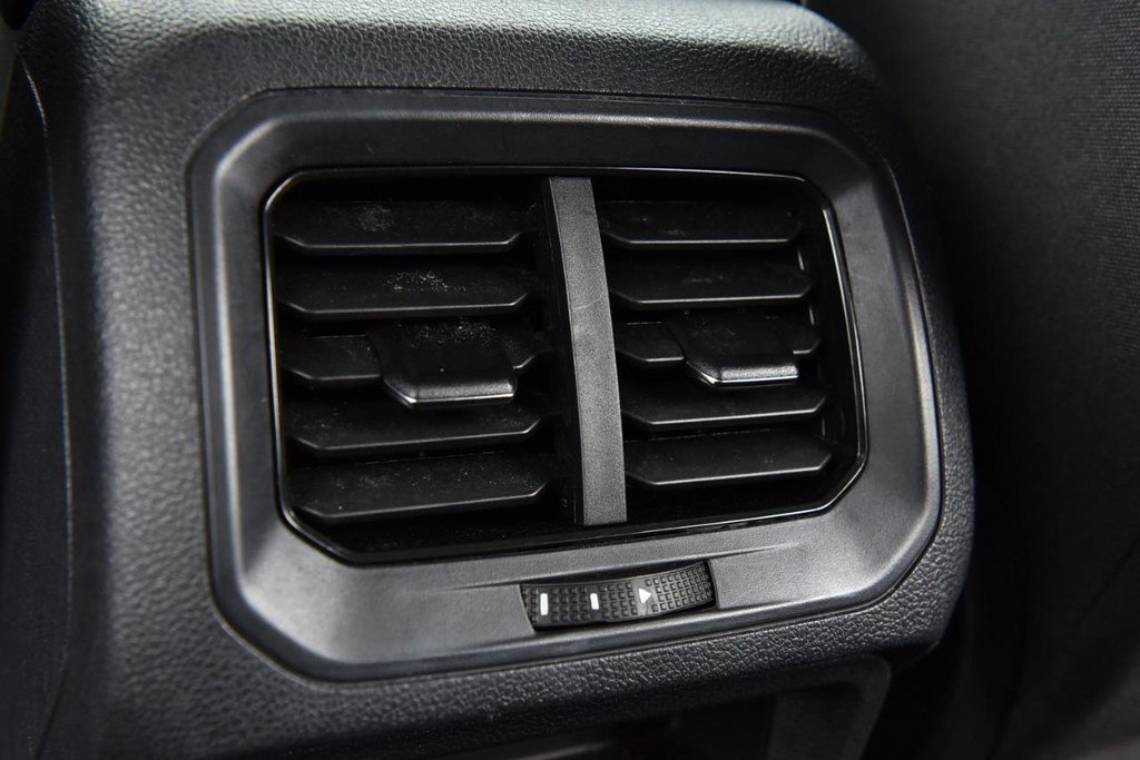 Volkswagen Tiguan Vehicle Full-screen Gallery Image 20