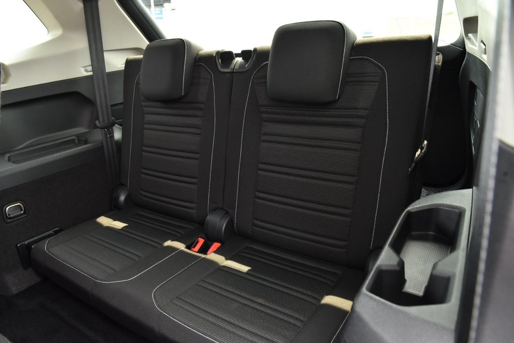 Volkswagen Tiguan Vehicle Full-screen Gallery Image 21