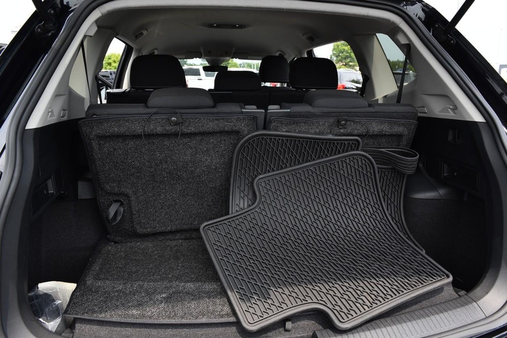 Volkswagen Tiguan Vehicle Full-screen Gallery Image 22