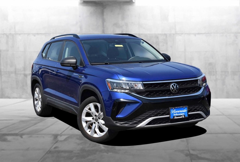 Volkswagen Taos Vehicle Full-screen Gallery Image 2