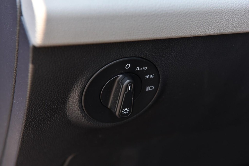 Volkswagen Taos Vehicle Full-screen Gallery Image 10
