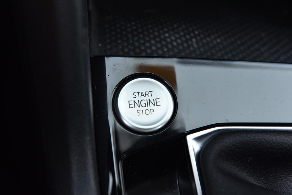 Volkswagen Taos Vehicle Full-screen Gallery Image 16