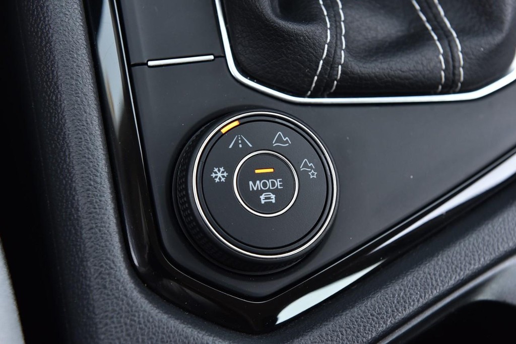 Volkswagen Taos Vehicle Full-screen Gallery Image 17