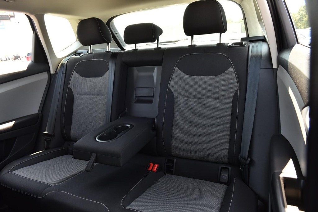 Volkswagen Taos Vehicle Full-screen Gallery Image 21