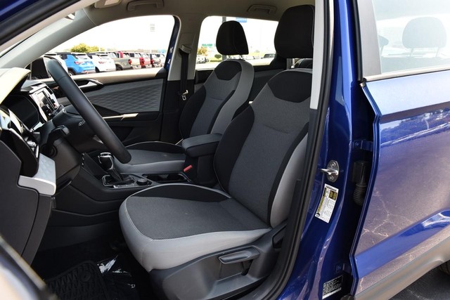 Volkswagen Taos Vehicle Image 19