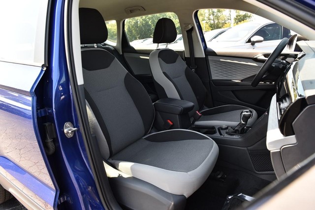 Volkswagen Taos Vehicle Image 20