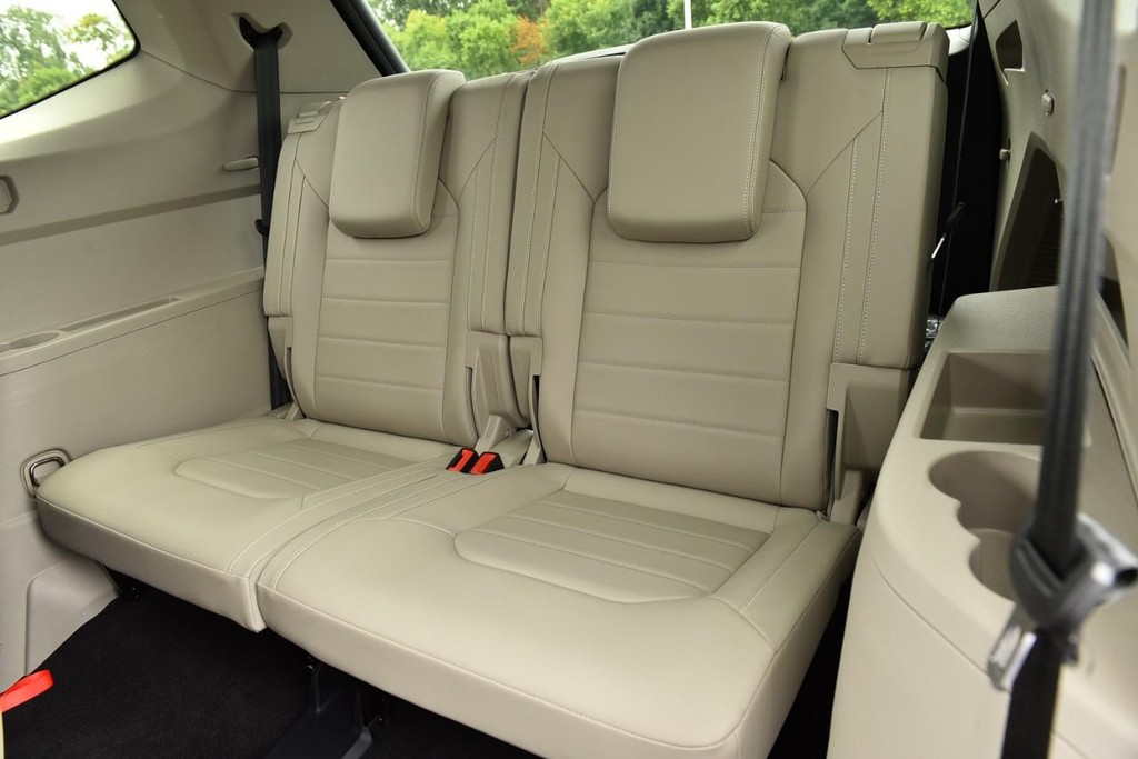 Volkswagen Atlas Vehicle Full-screen Gallery Image 25
