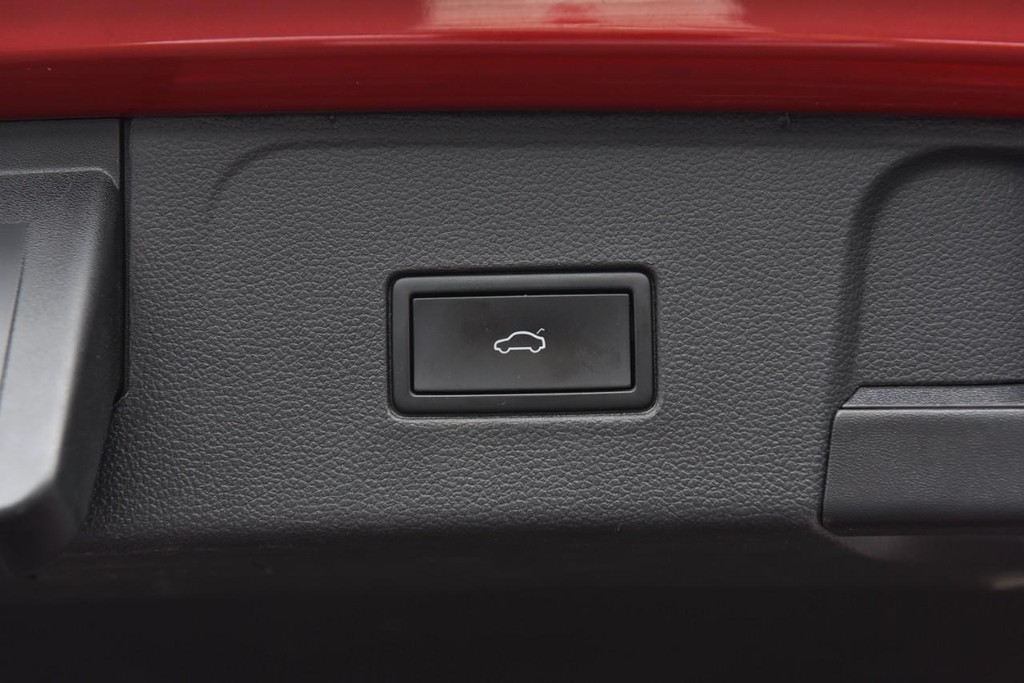 Volkswagen Atlas Vehicle Full-screen Gallery Image 27