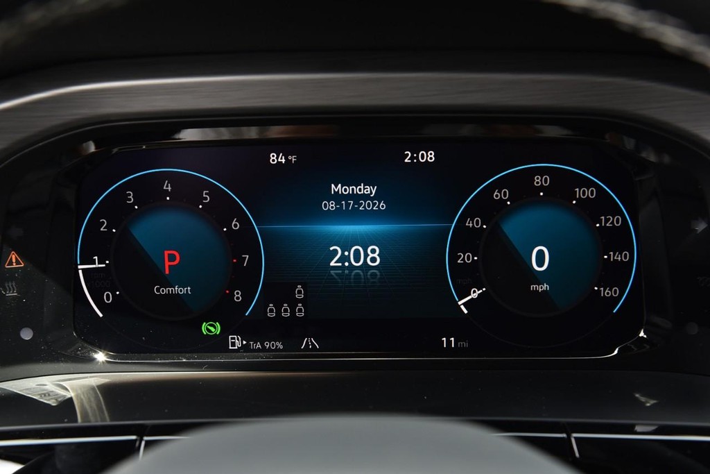 Volkswagen Atlas Cross Sport Vehicle Full-screen Gallery Image 12