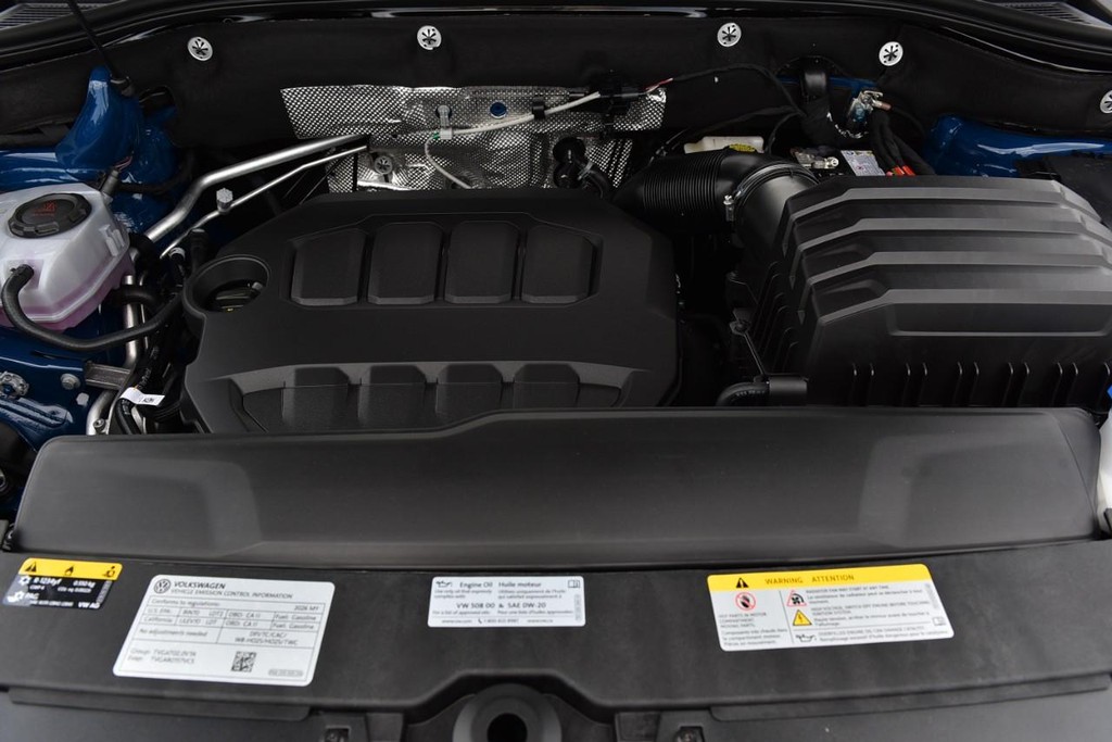 Volkswagen Atlas Cross Sport Vehicle Full-screen Gallery Image 26