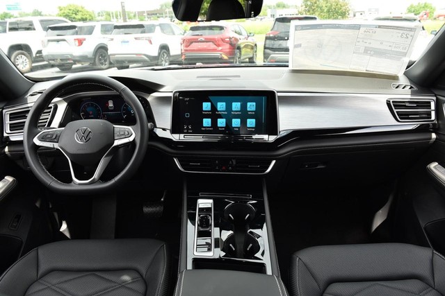 Volkswagen Atlas Cross Sport Vehicle Image 07
