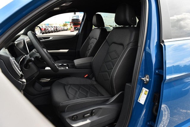 Volkswagen Atlas Cross Sport Vehicle Image 19