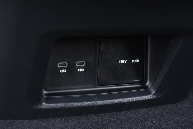 Volkswagen Atlas Cross Sport Vehicle Image 23