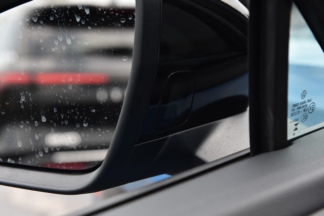 Volkswagen Tiguan Vehicle Image 10
