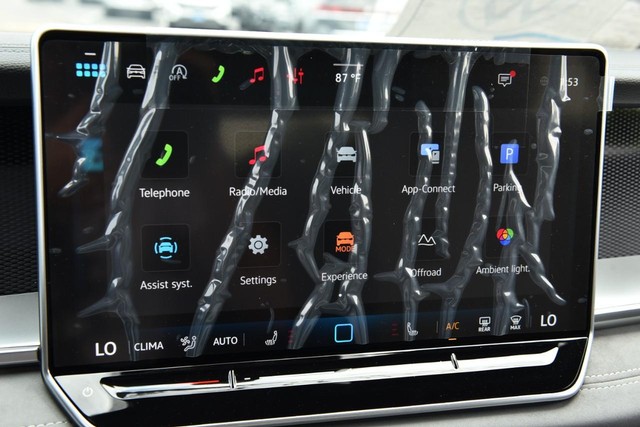 Volkswagen Tiguan Vehicle Image 15