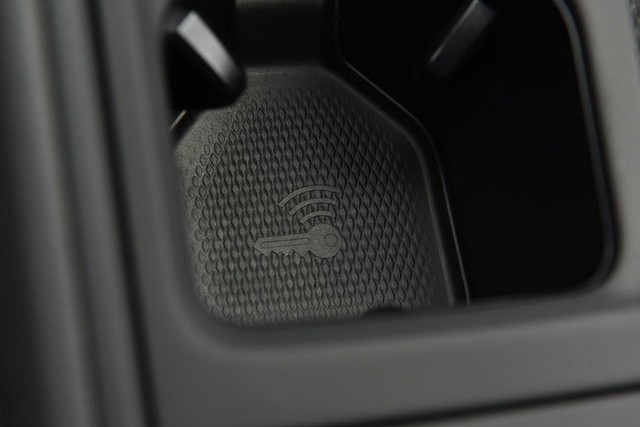 Volkswagen Tiguan Vehicle Image 16