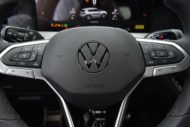 Volkswagen Tiguan Vehicle Image 18