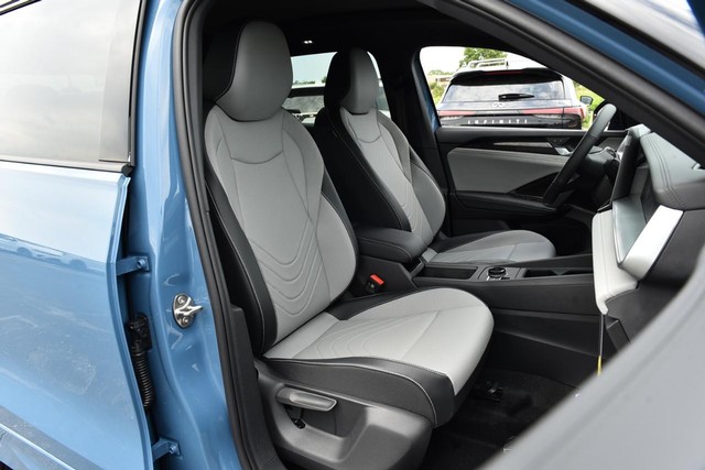 Volkswagen Tiguan Vehicle Image 20