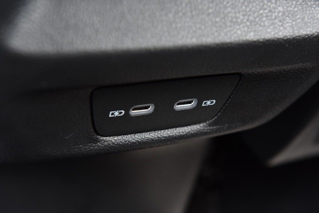 Volkswagen Tiguan Vehicle Image 24