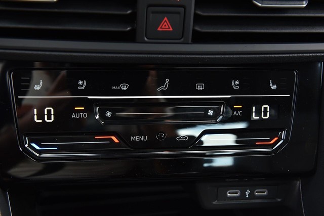 Volkswagen Jetta GLI Vehicle Image 15
