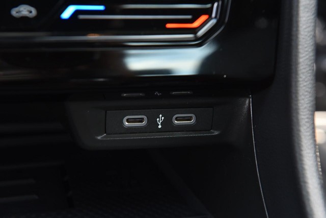 Volkswagen Jetta GLI Vehicle Image 16