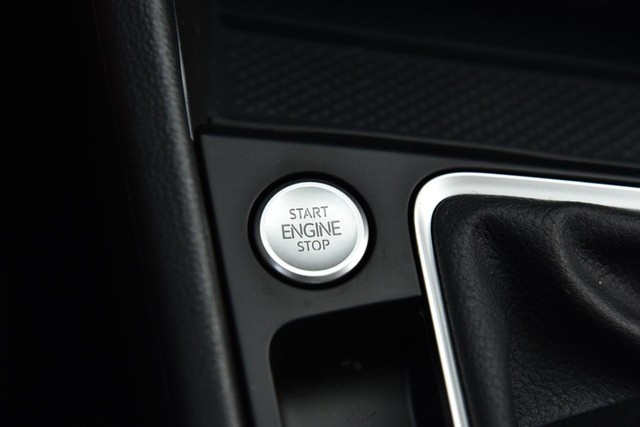 Volkswagen Jetta GLI Vehicle Image 17
