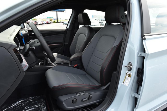 Volkswagen Jetta GLI Vehicle Image 20