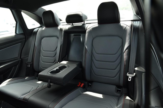 Volkswagen Jetta GLI Vehicle Image 23