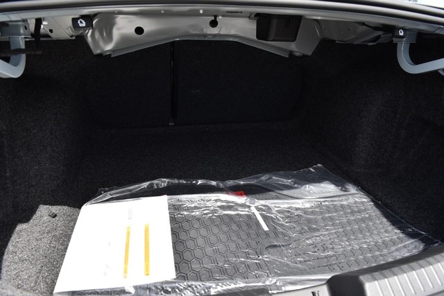 Volkswagen Jetta GLI Vehicle Image 24