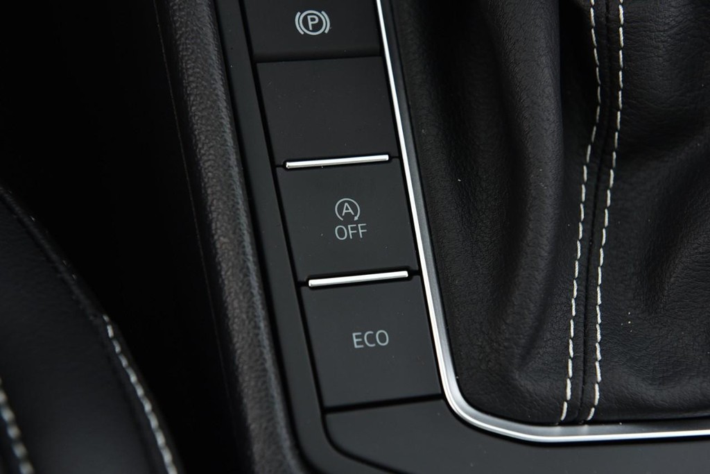Volkswagen Jetta Vehicle Full-screen Gallery Image 18