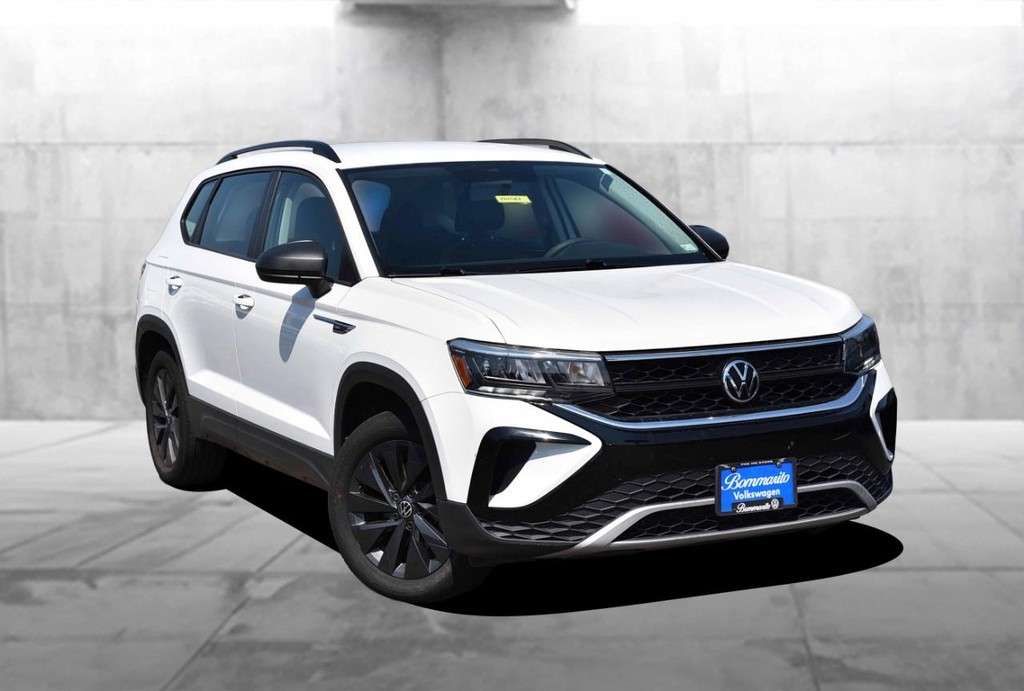 Volkswagen Taos Vehicle Full-screen Gallery Image 2