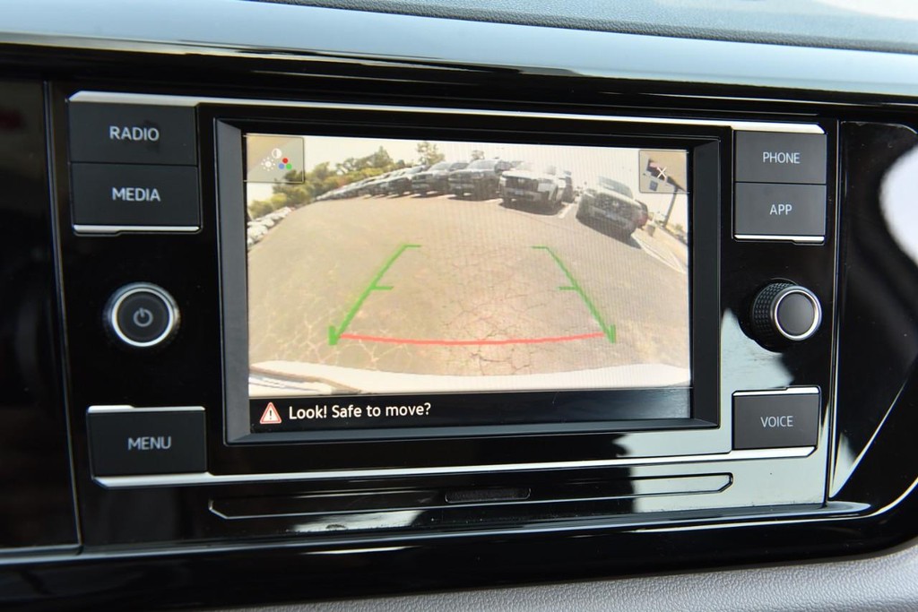 Volkswagen Taos Vehicle Full-screen Gallery Image 12