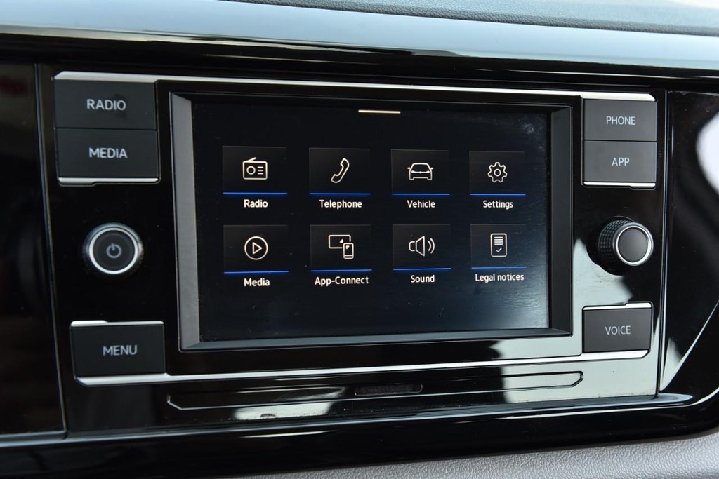 Volkswagen Taos Vehicle Full-screen Gallery Image 13