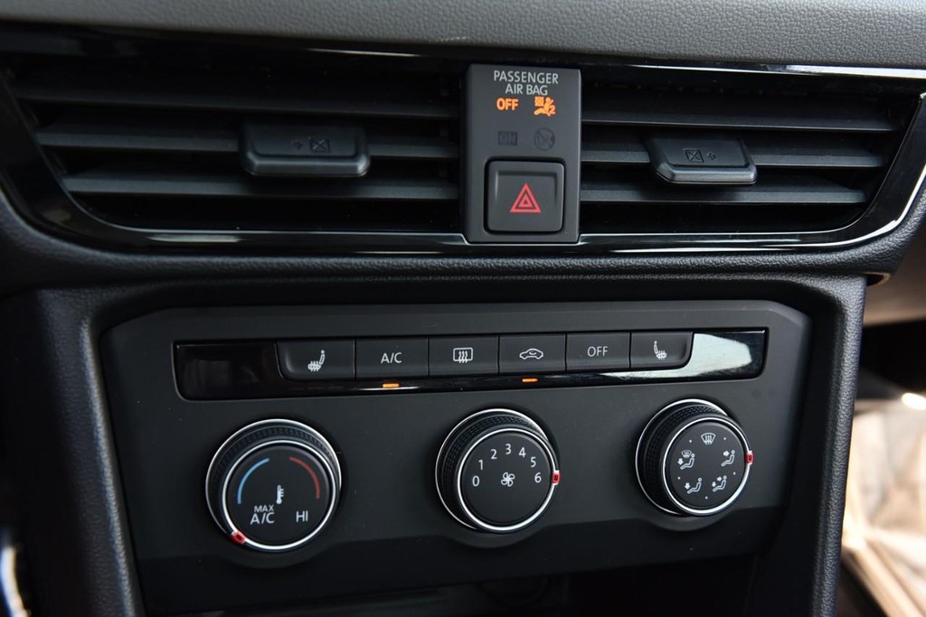 Volkswagen Taos Vehicle Full-screen Gallery Image 14