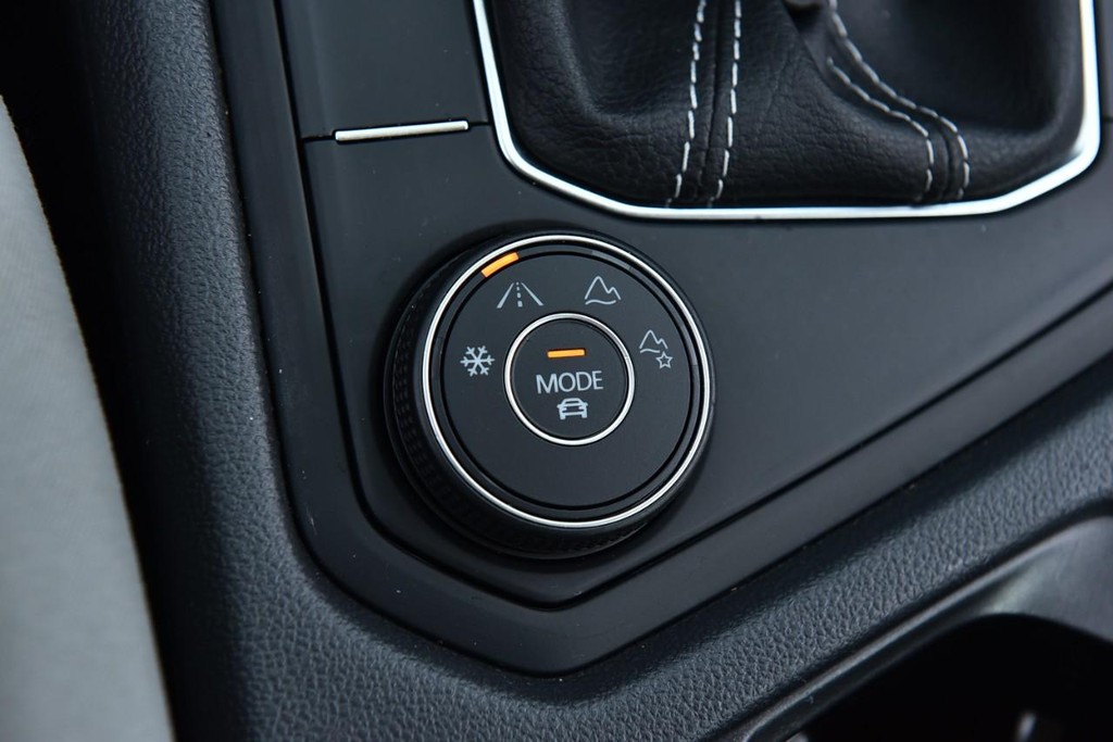 Volkswagen Taos Vehicle Full-screen Gallery Image 17